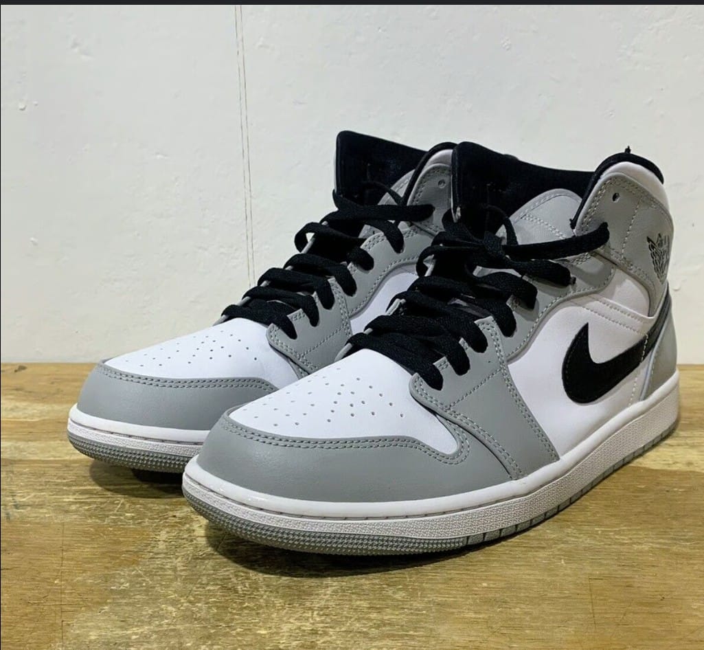 NIKE MEN GREY AIR JORDAN 1 MID CASUAL SHOES